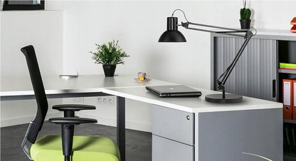 Klasyczna lampka biurkowa kreślarska z uchwytem na biurko